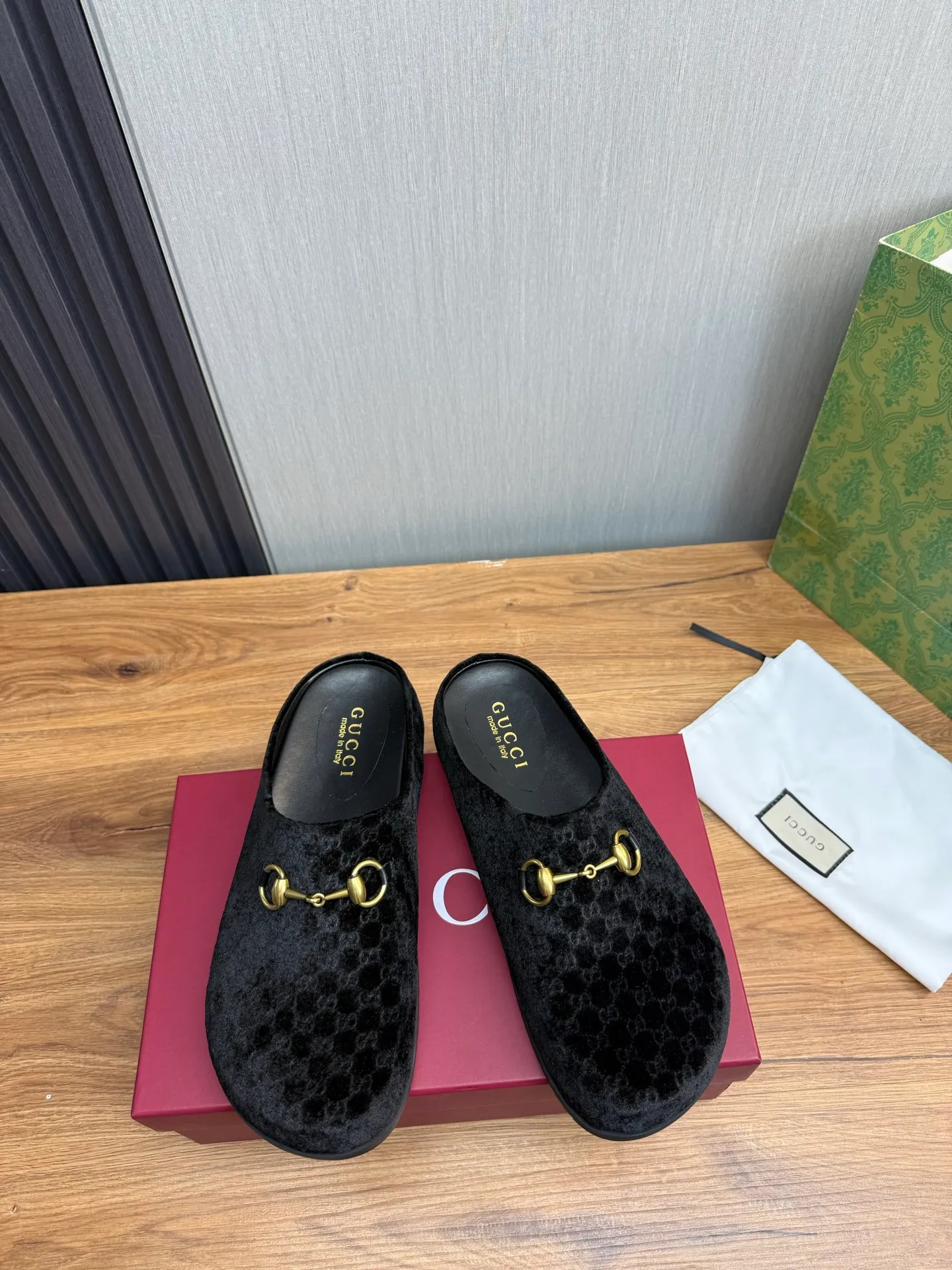 Men's men's shoes💰Pili 420💰Maoli 460💰 ＧＵＣＣＩGucci. Popular couple slippers hot sale🩷💚 🩴Official website one to one production 35-45 size 45 46 🉑️Customized!
